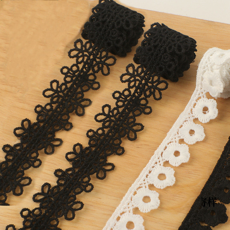 Guipure Lace Panel - 5Y Thêu Đen Trắng Lụa Sữa