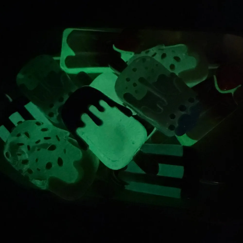 Resin Glow In Dark Transparent - đánh giá và giá Christmas Craft Embellishment